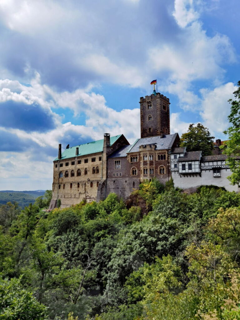 Kannst du verbinden: Den Besuch der Drachenschlucht und die Wartburg in Eisenach